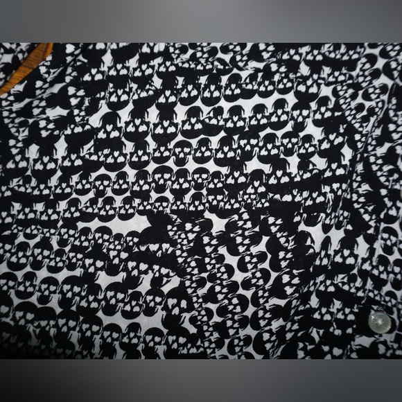 Express Black and White Skull Patterned Button-Up Shirt - Picture 3 of 6